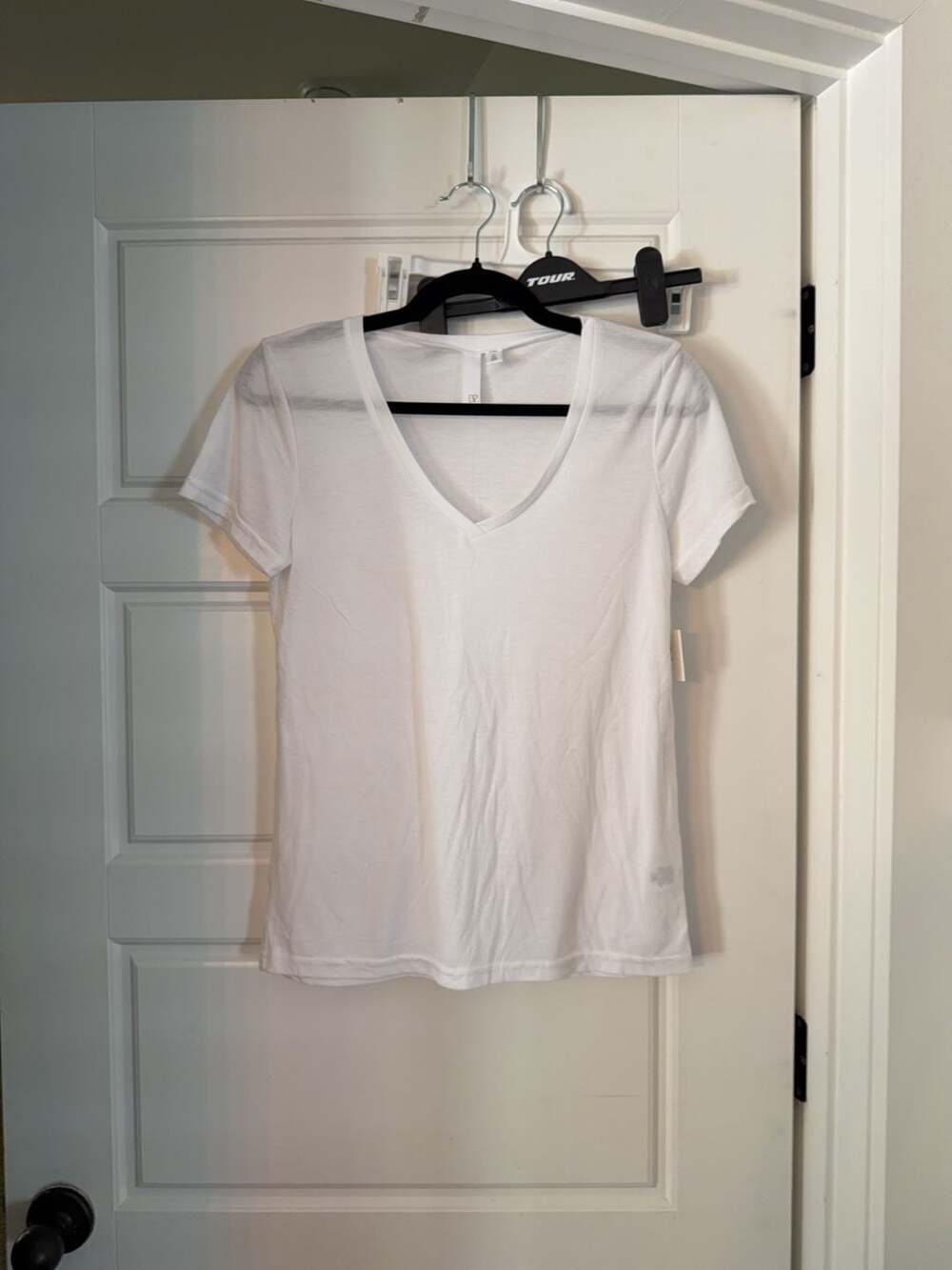BP. Nordstrom White V-Neck T-Shirt Size M